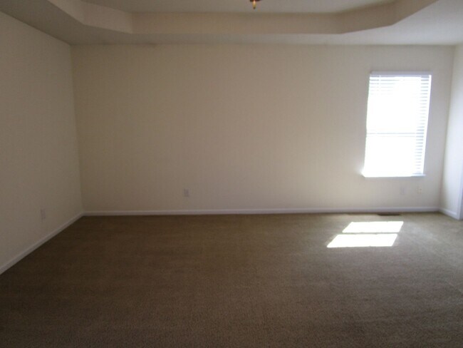 Building Photo - 5004-5006 Carrie Ridge Dr.