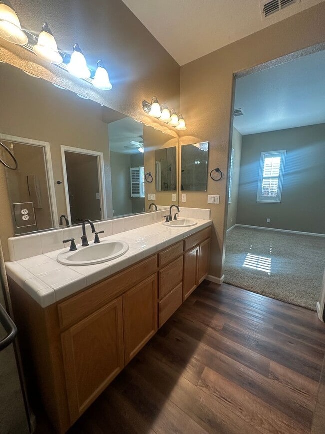 Building Photo - 9456 Vintner Cir