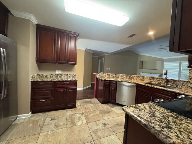 Building Photo - Beautiful Home for Lease in Denham Springs