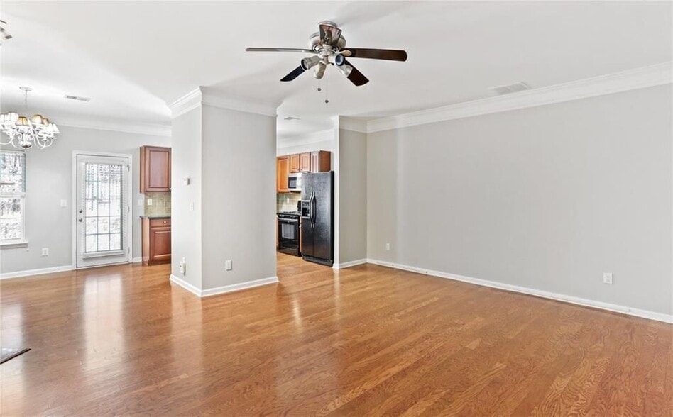 Building Photo - 9830 Murano View