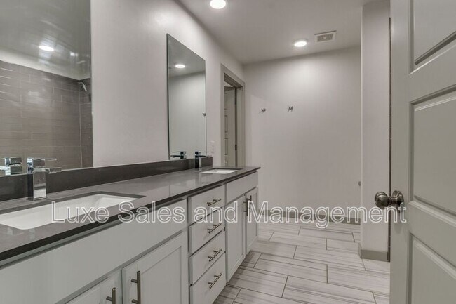 Building Photo - 13508 Vinita Dr