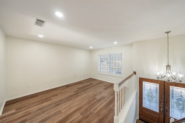 Building Photo - 3018 Sycamore Springs Dr