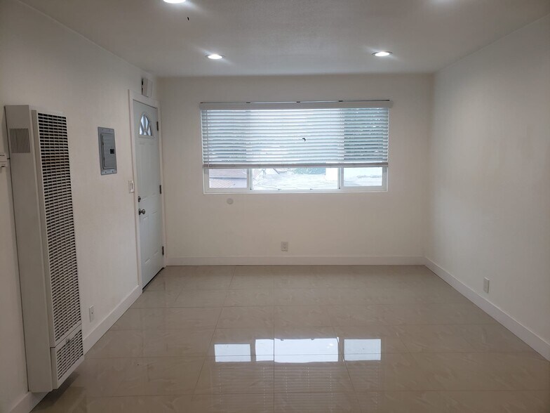 Building Photo - 4326 W 163rd St