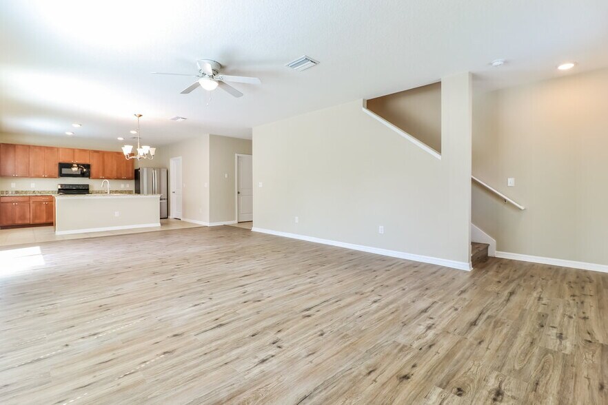 Building Photo - 9274 Watolla Dr
