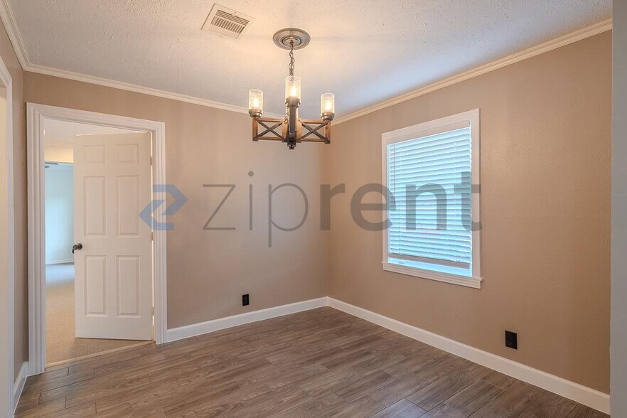 Building Photo - Unit