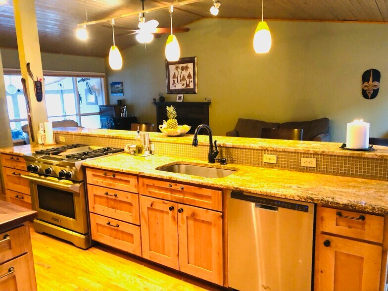 Building Photo - 923 Leyden St