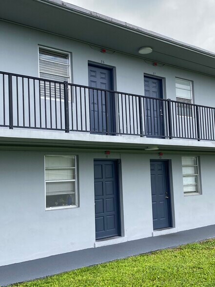 Front Door - 4300 SW 67th Ave