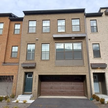 Building Photo - 6230 Almerico Pl