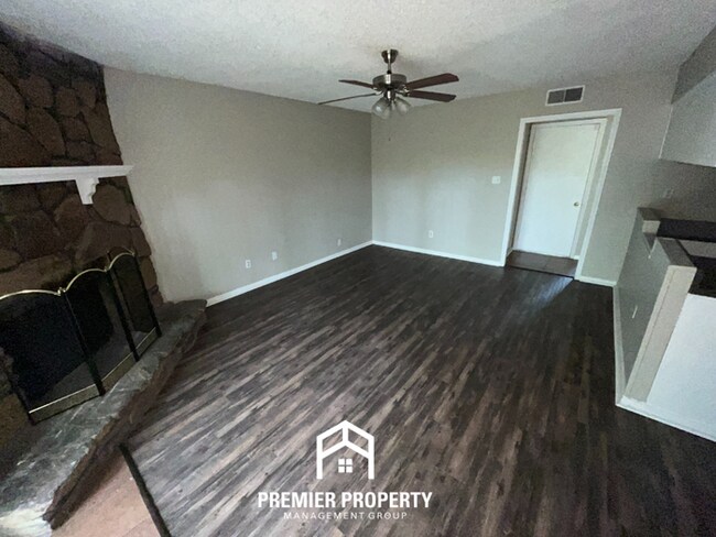 Building Photo - 5011 Tradewind Terrace