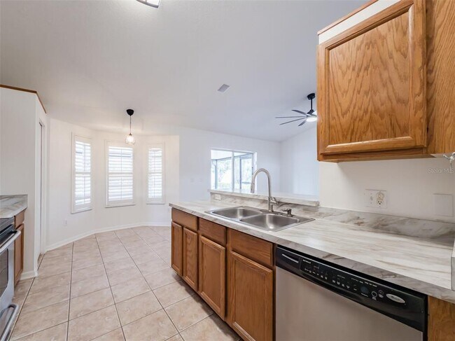 Building Photo - 14717 Redcliff Dr