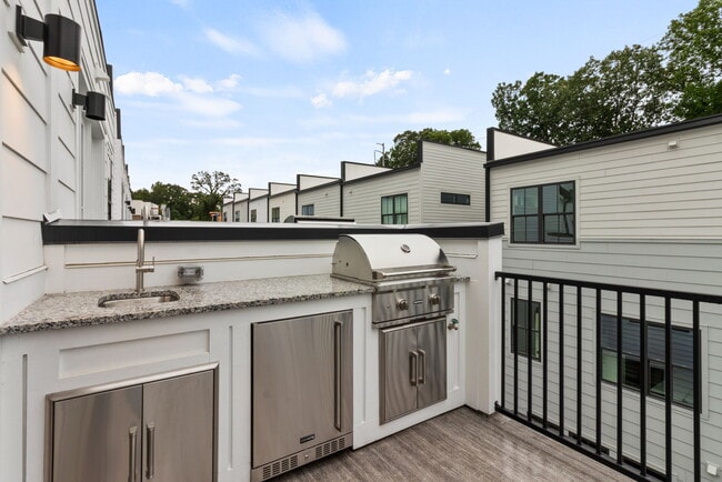 Building Photo - 1839 Gotham Ln NE