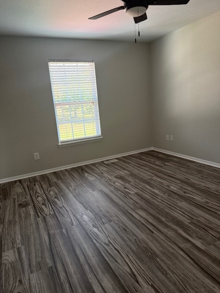 Building Photo - 8720 N Cleveland Ave