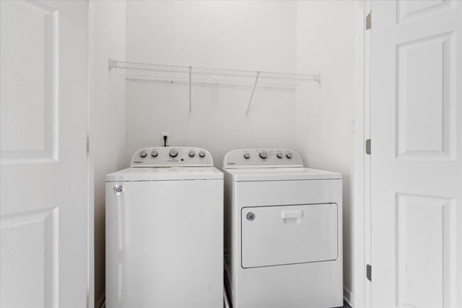 Building Photo - 132 Daybeacon St