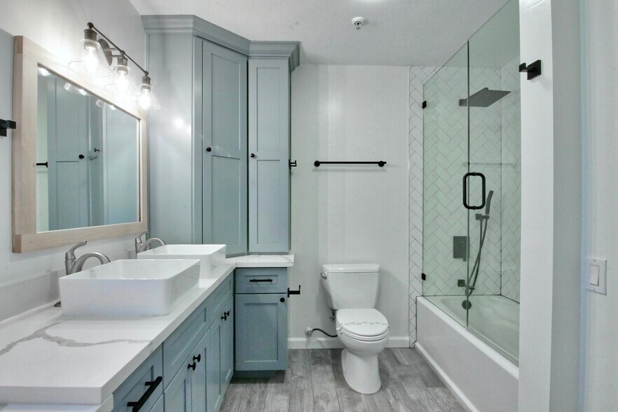 Building Photo - 1050 Seco St