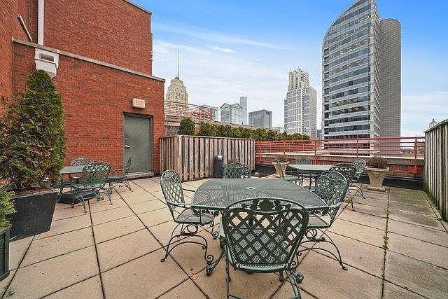 Building Photo - 208 W Washington St