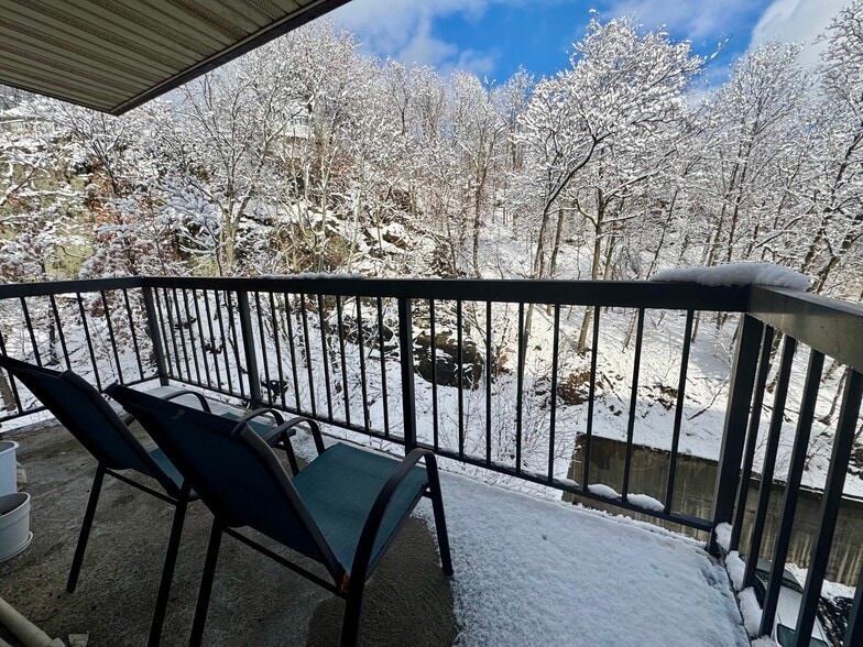 Building Photo - 500 Salem St