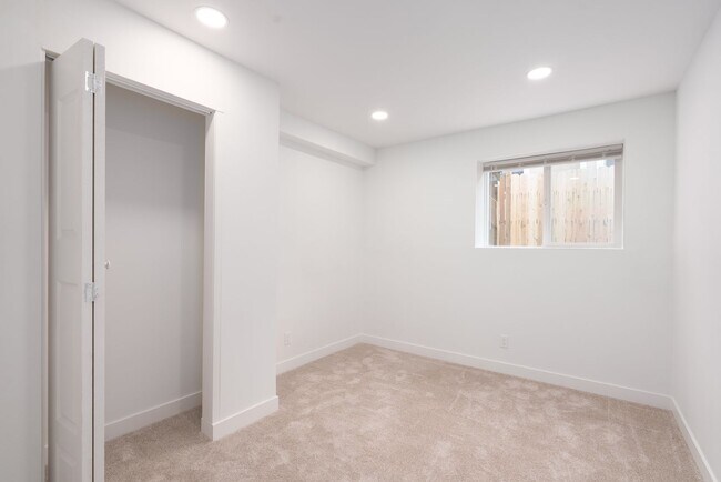 Building Photo - Maloy 1415