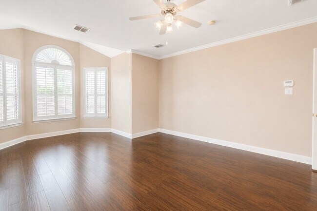 Building Photo - 4453 Red Barn Dr