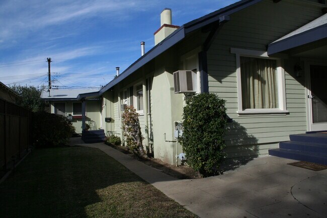 Building Photo - 1139 N Sierra Bonita Ave