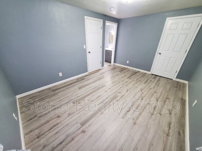 Building Photo - 3792 E Beulah Ave