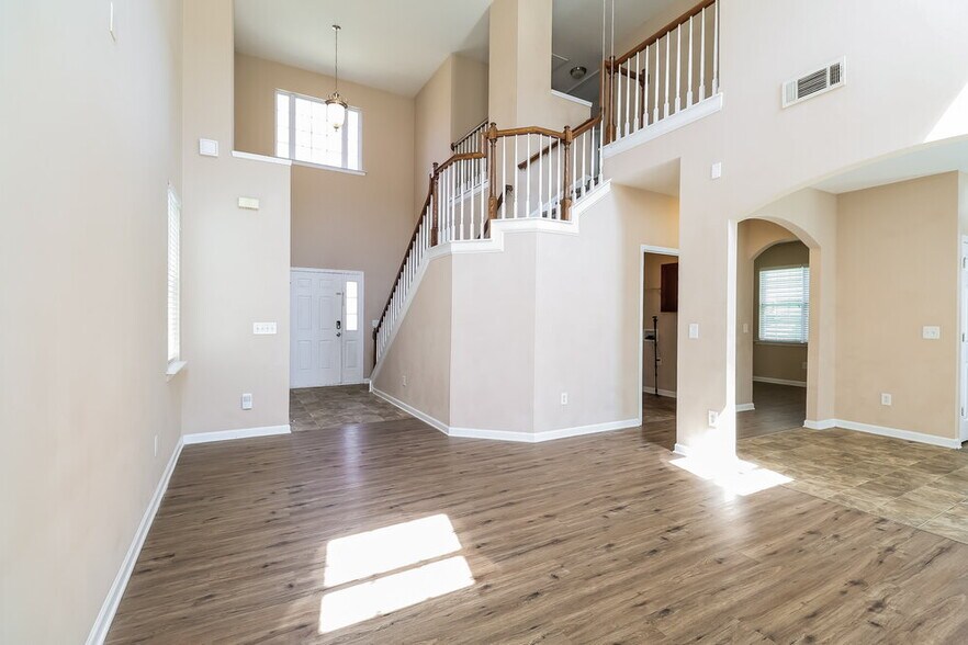 Building Photo - 939 Old Forester Ln