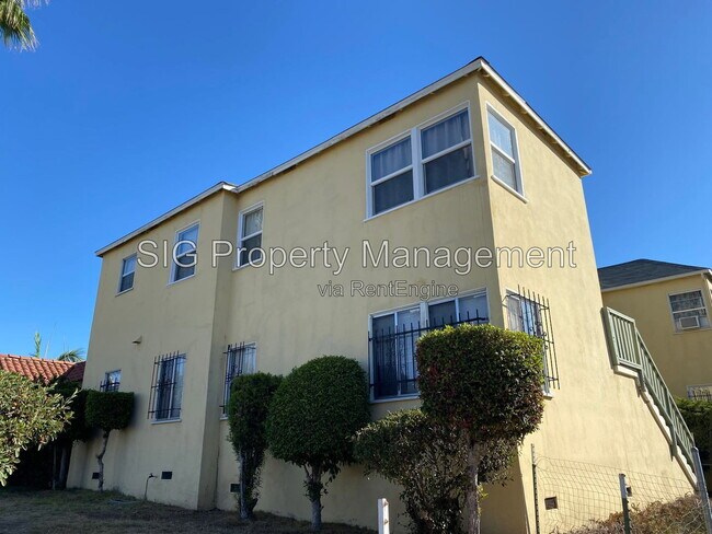 Building Photo - 4373 Sunset Dr
