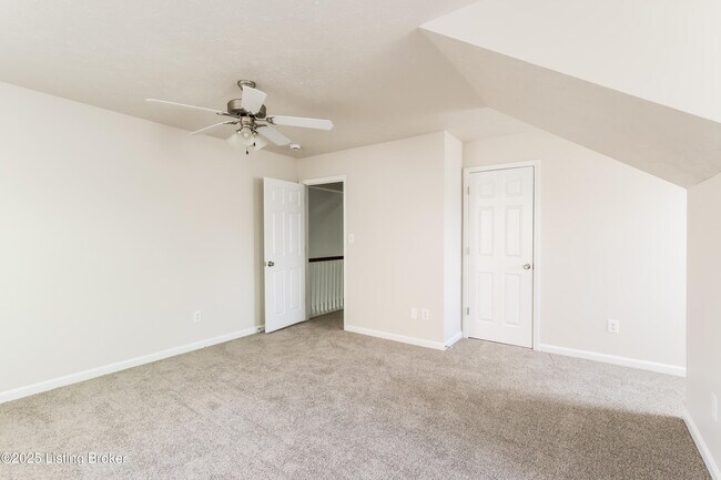 Building Photo - 11334 Top Walnut Loop