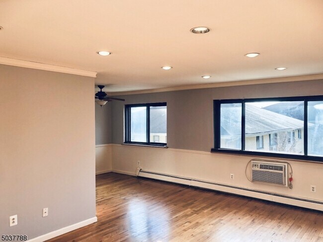 Building Photo - 401 Hwy 22 B31 U7