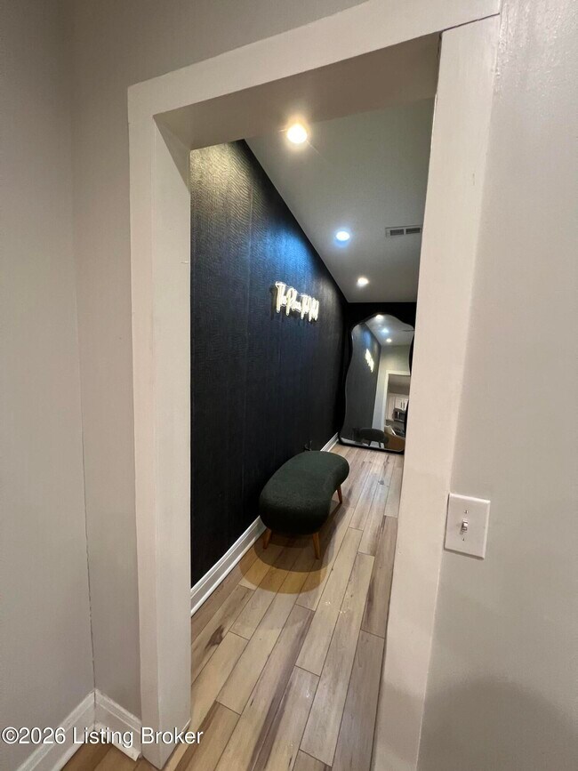 Building Photo - 1110 Logan St