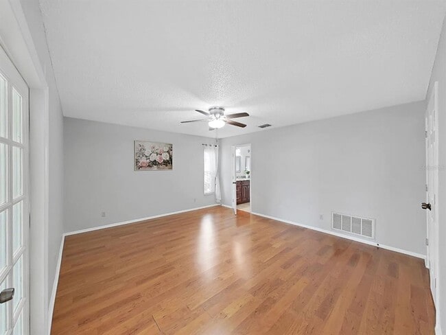 Building Photo - 878 Rustic Oaks Dr