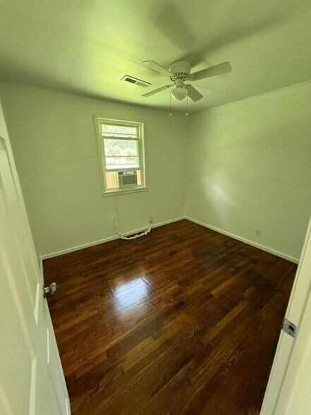 Building Photo - 222 Fisk Ave