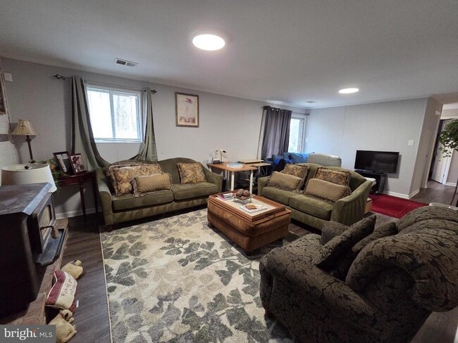 Building Photo - 7009 Lamp Post Ln