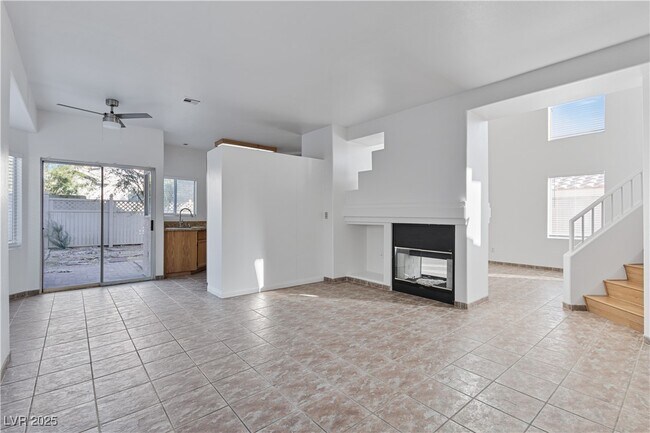 Building Photo - 8758 Arawana Pl