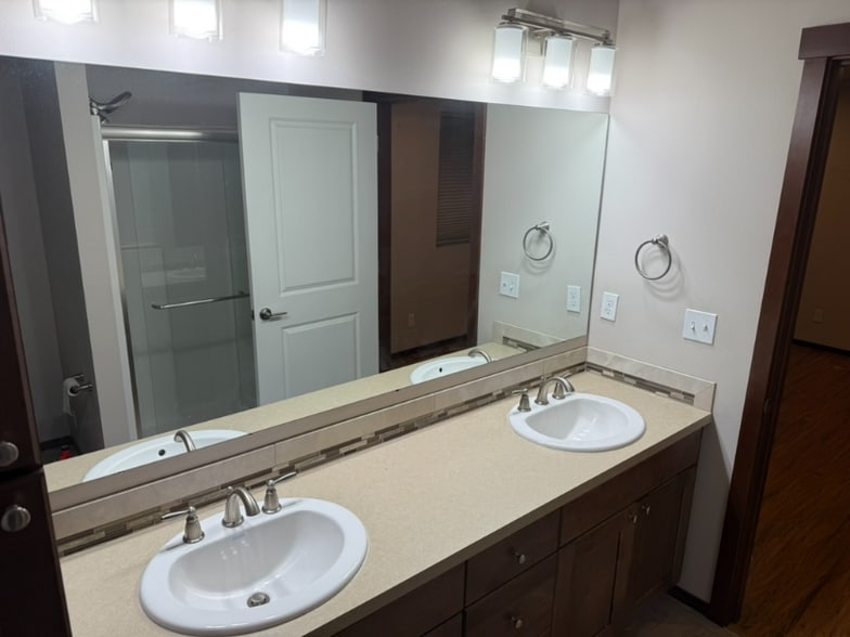 Building Photo - 3501 Springbrook Ln