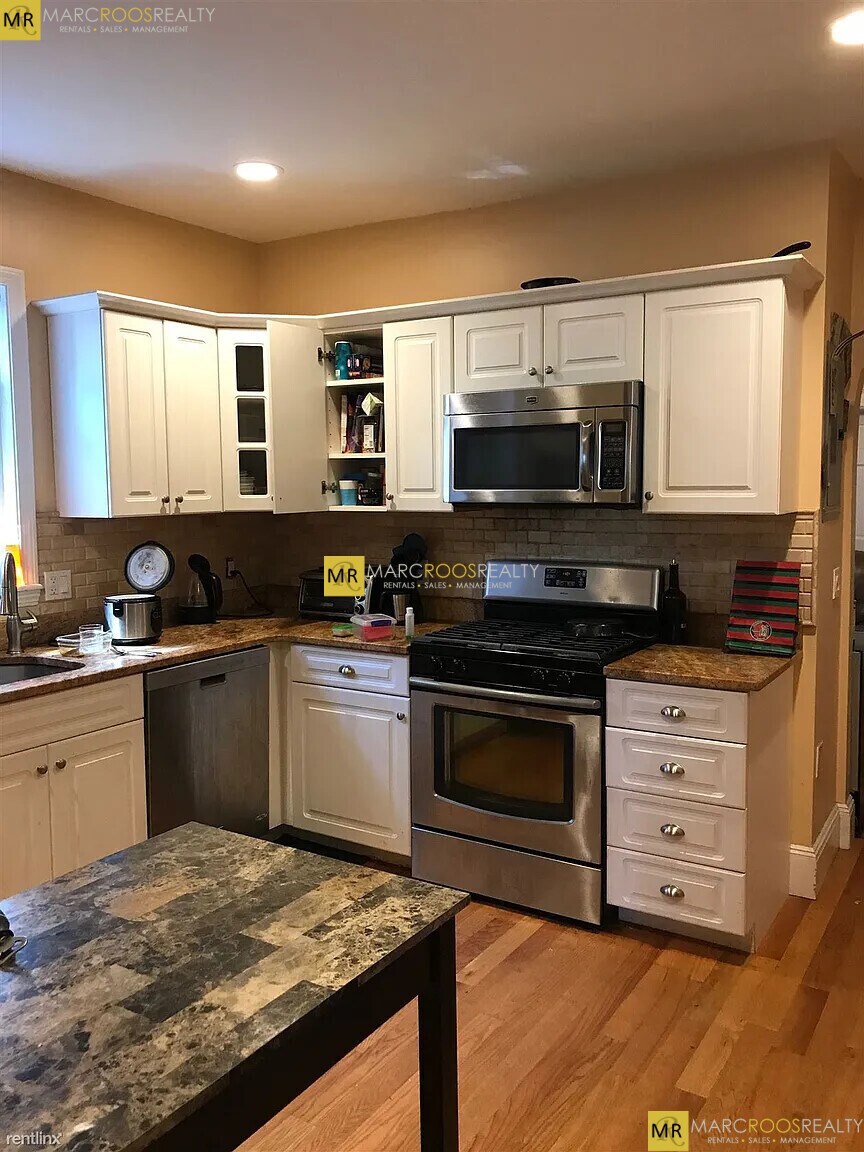 Building Photo - 65 Wareham St