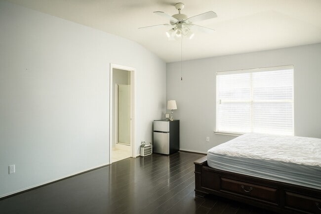 Building Photo - 18311 Olive Leaf Dr