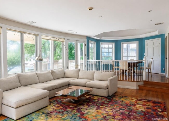 Building Photo - 658 Shore Acres Dr