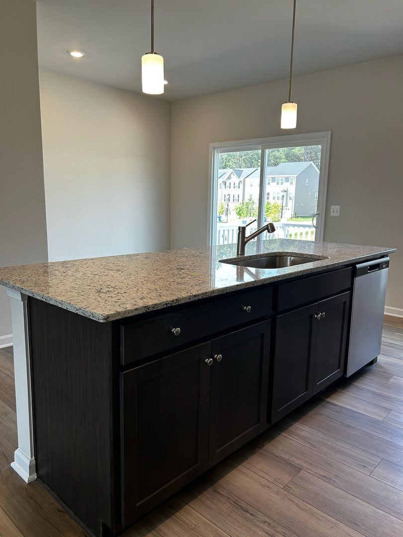 Building Photo - 8772 Whitman Dr