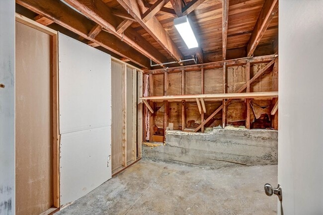 Building Photo - 123 Byxbee St
