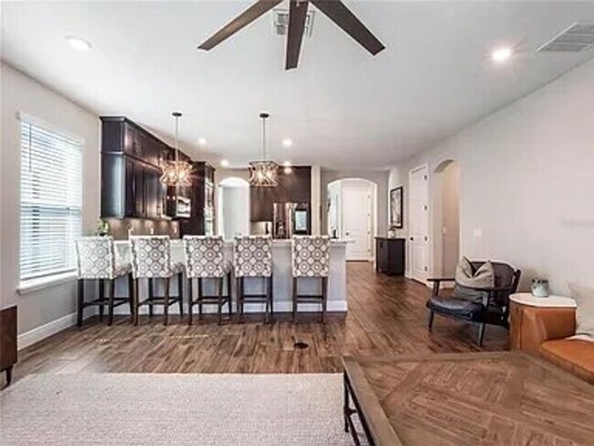 Building Photo - Stunning 5 bedroom home in Longwood