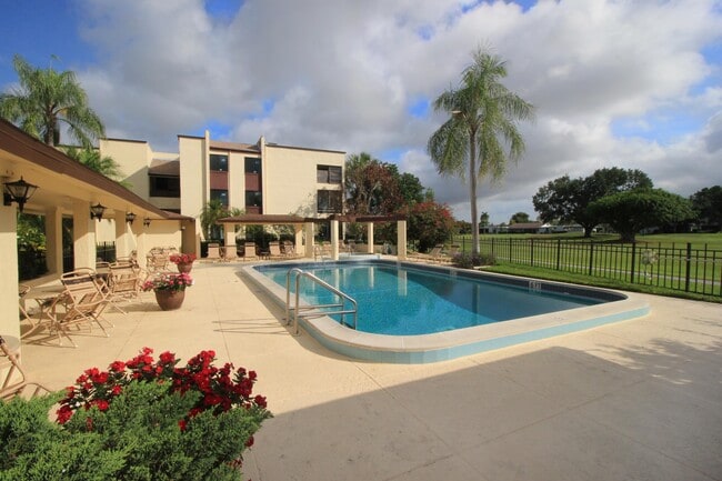 Building Photo - 3635 Boca Ciega Dr