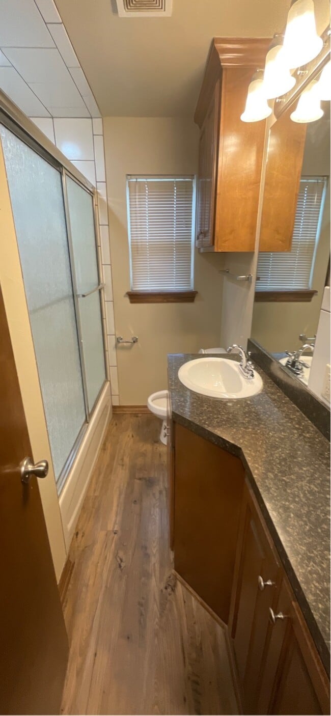 Building Photo - 404 Boston St