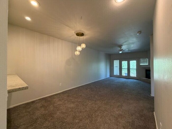 Building Photo - 7021 E Earll Dr