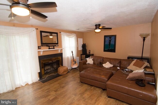 Building Photo - 6618 Birchleigh Way