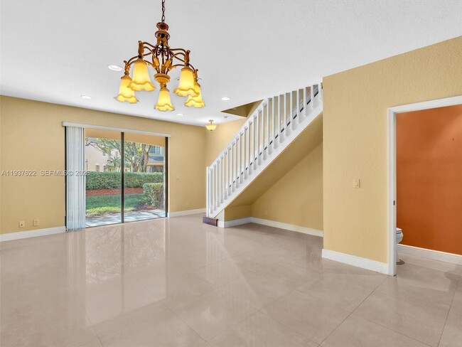 Building Photo - 3878 Tree Top Dr