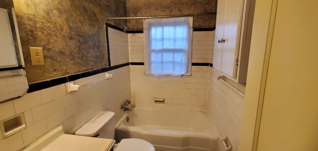 Building Photo - 1303 Whilden Pl