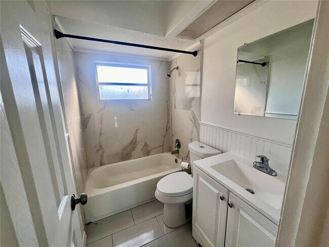 Building Photo - 9504 Richwood Ln