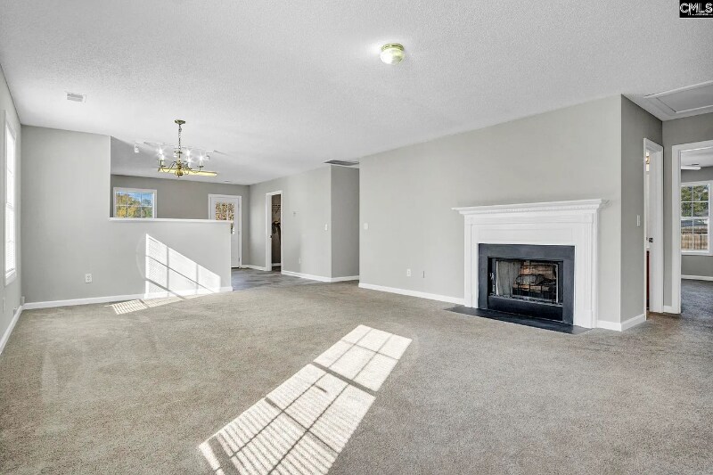 Building Photo - 303 Castle Ridge Dr