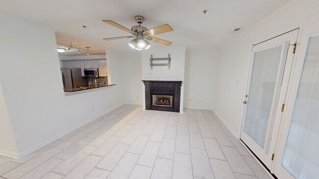 Building Photo - 3 Bedroom Condo in Kings Grant w/ Luxury Updates!