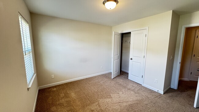 Building Photo - 330 James Hedrick Ct